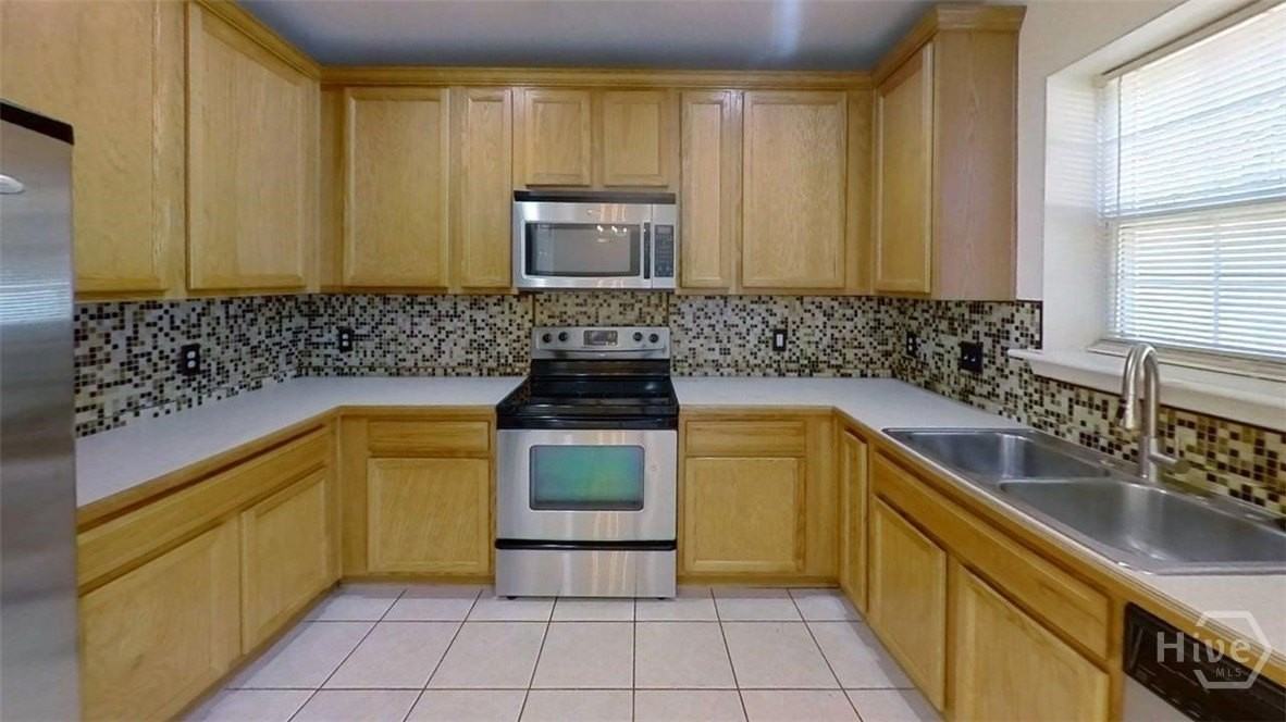 110 Rocking Horse Ln - Photo 6 of 25