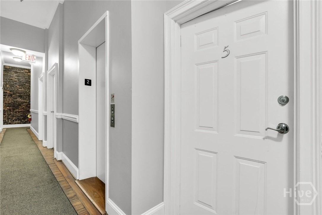 321 W Broughton St Unit 5 #5 - Photo 5 of 21