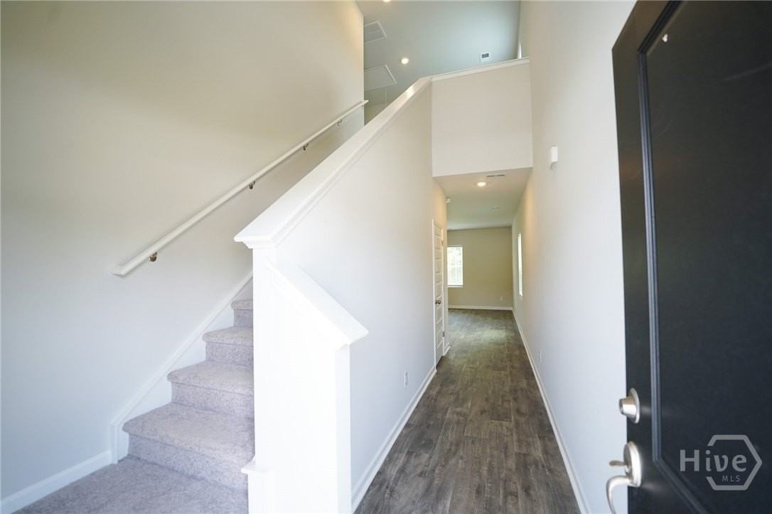 154 Bottlebrush Dr - Photo 3 of 24