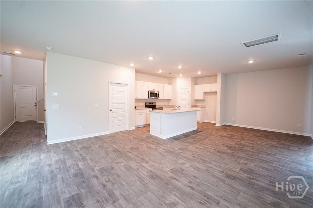 154 Bottlebrush Dr - Photo 4 of 24