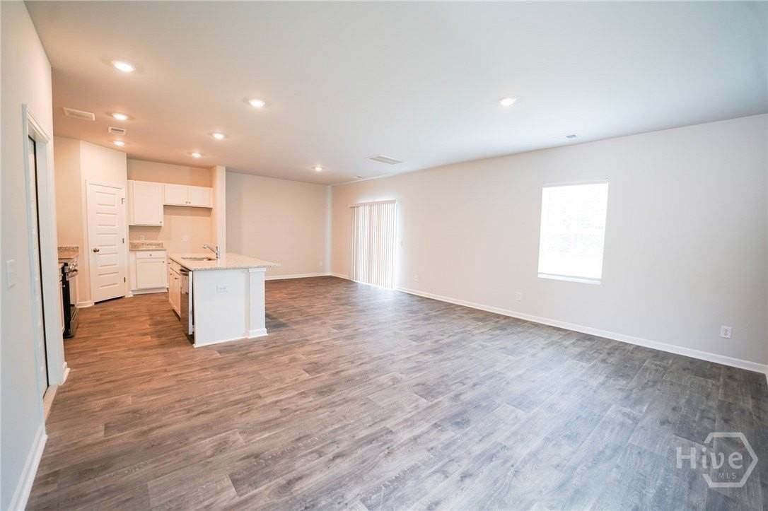 154 Bottlebrush Dr - Photo 5 of 24