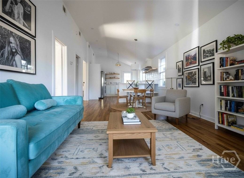 731 E 34th St - Photo 6 of 26