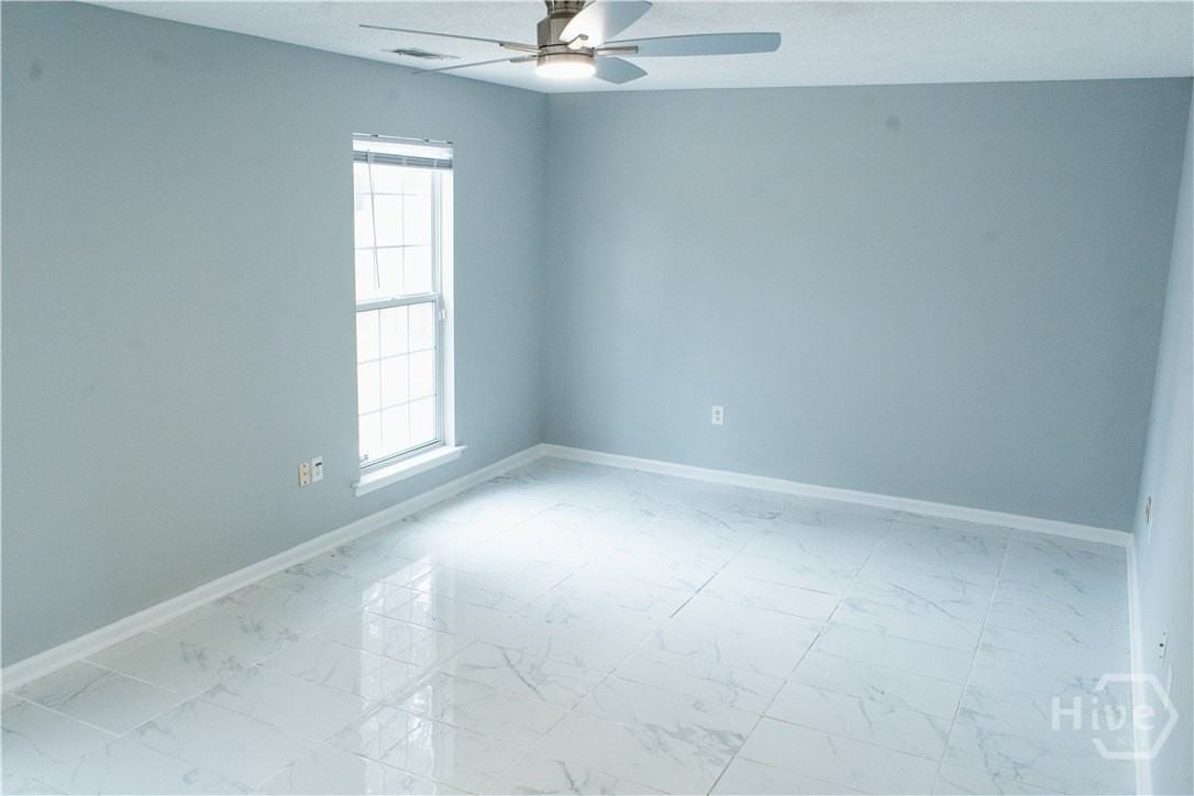 160 Lions Gate Rd - Photo 5 of 17