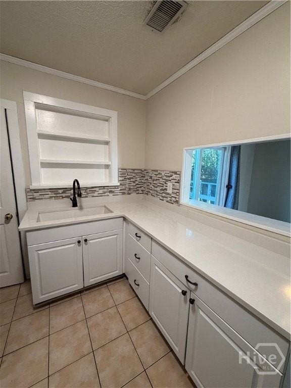 2212 E 43rd St - Photo 5 of 16