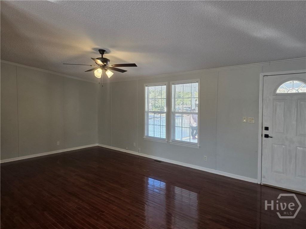 203 River Oak Dr - Photo 3 of 33