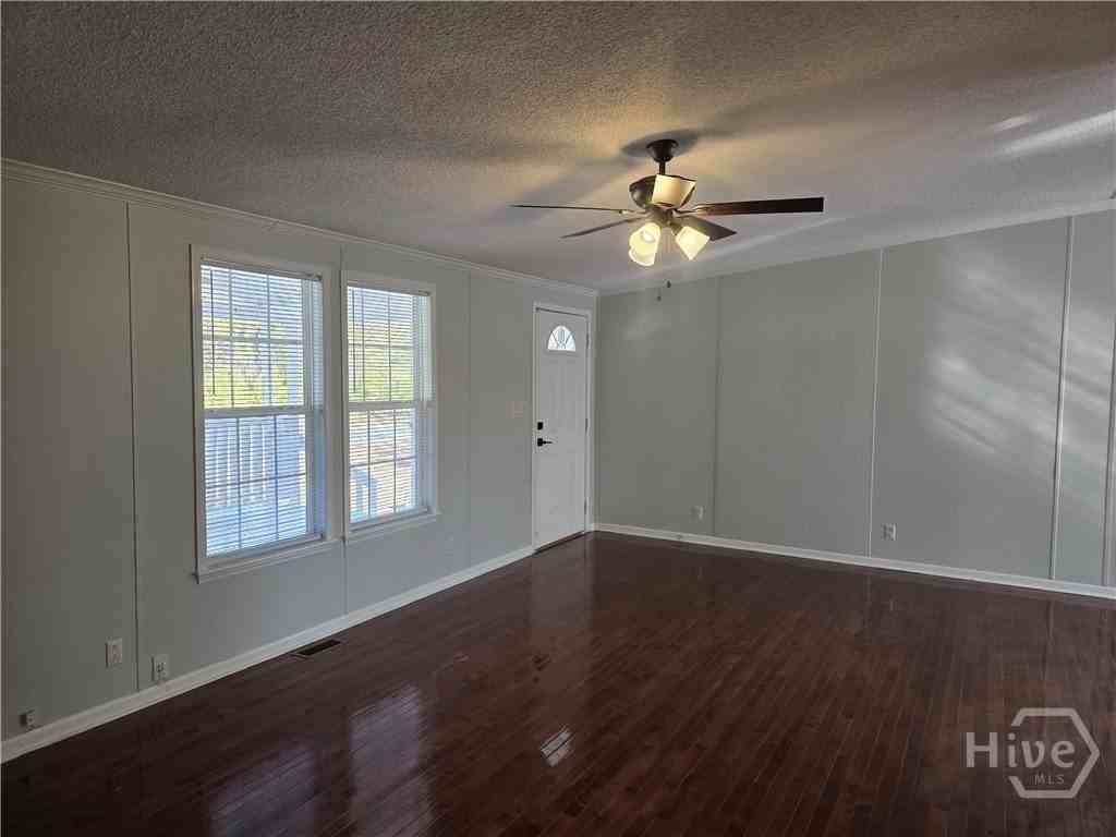 203 River Oak Dr - Photo 4 of 33