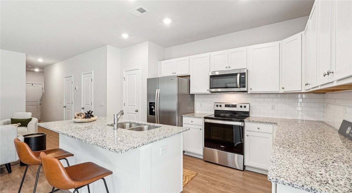 101 Petworth Pl - Photo 3 of 18