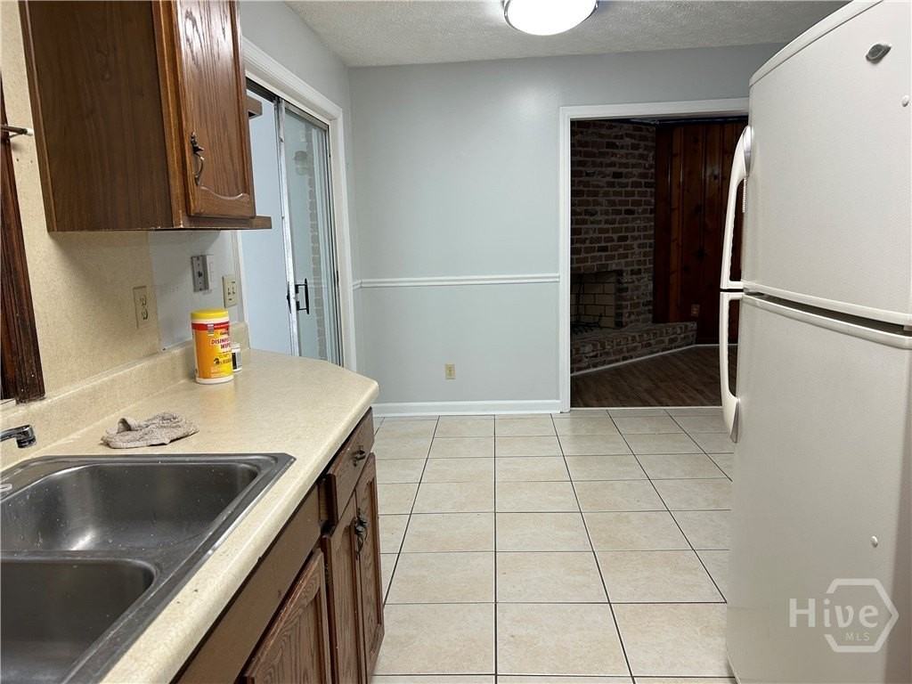 511 Dyches Dr - Photo 7 of 14