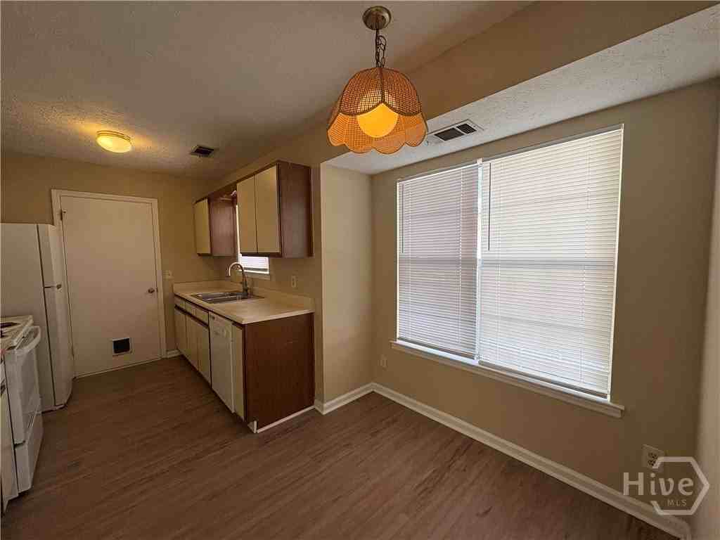 170 Blue Heron Dr - Photo 6 of 12