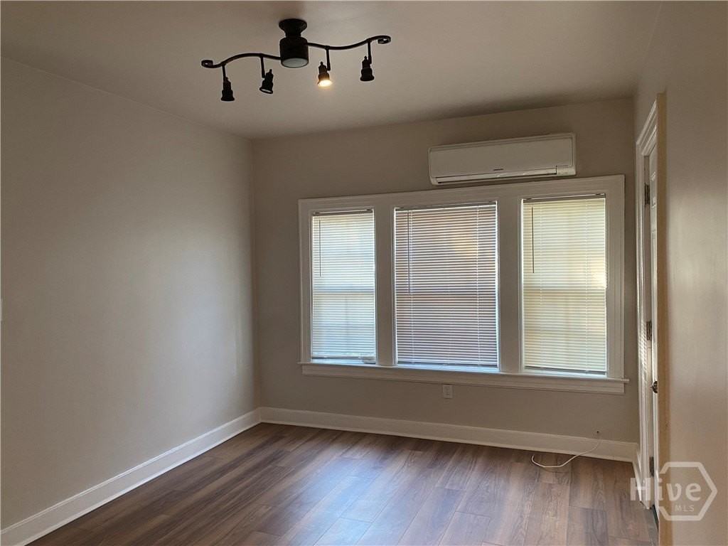 1418 E 42nd St Apt 1 #1 - Photo 4 of 17