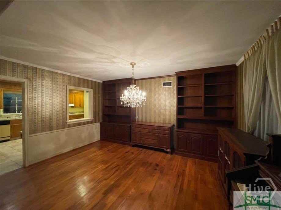 5525 Waters Dr - Photo 5 of 22