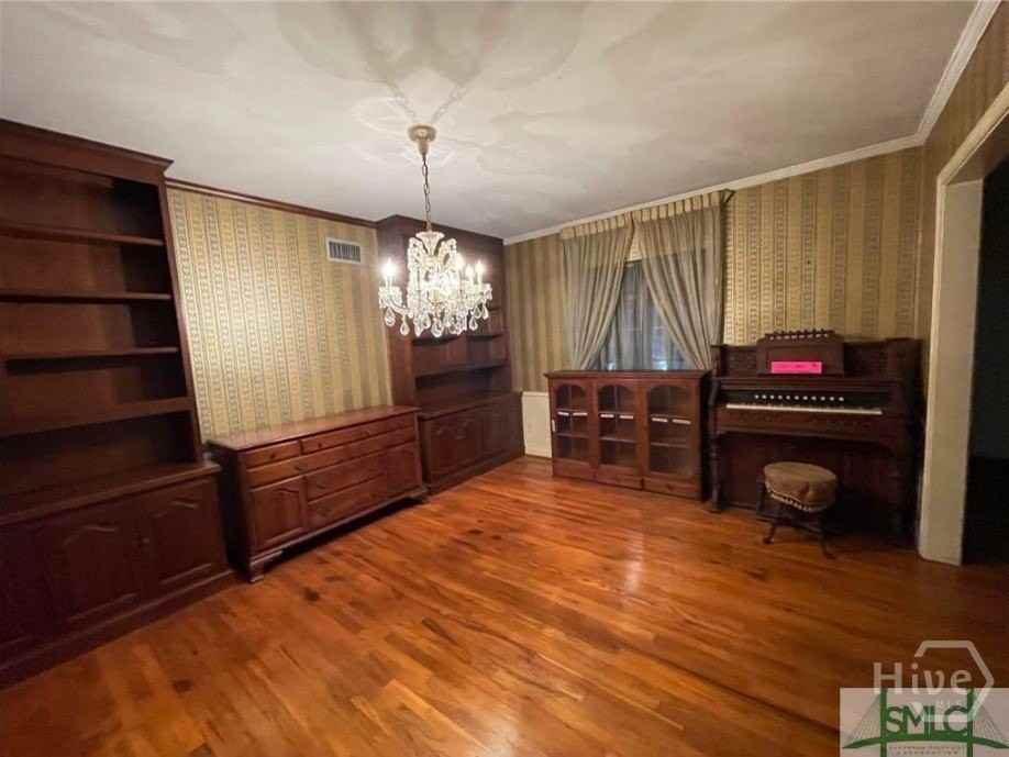 5525 Waters Dr - Photo 7 of 22