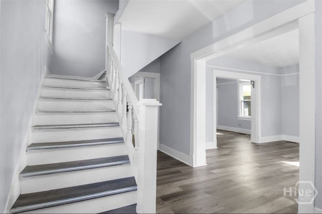 2030 Alabama Ave - Photo 2 of 17