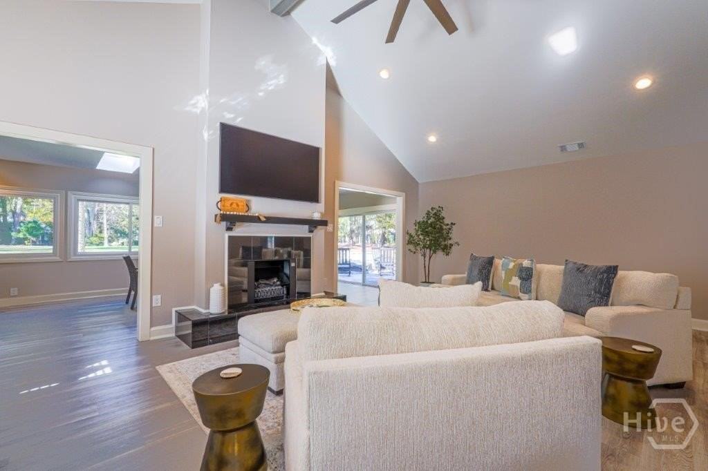 53 Village Green Cir - Photo 4 of 50