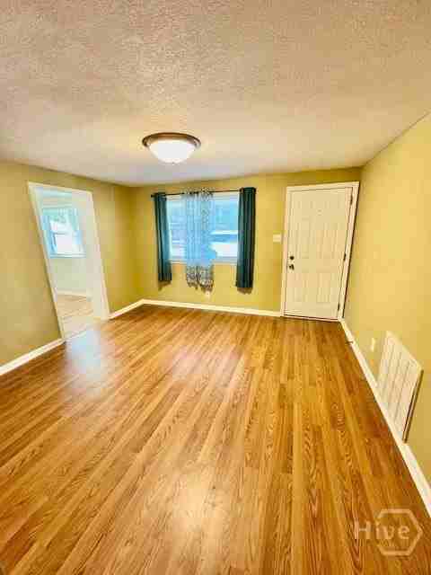 904 Sherman Ave - Photo 2 of 12