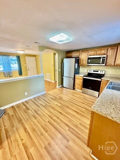 904 Sherman Ave - Photo 4 of 12