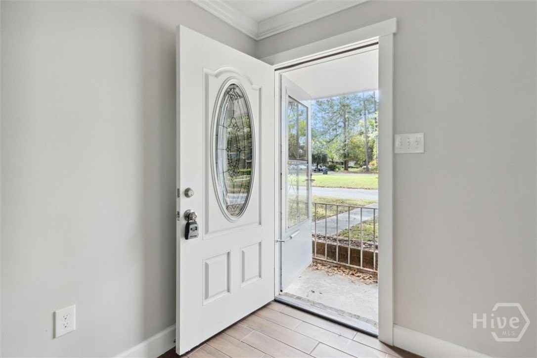 2122 Biscayne Dr - Photo 4 of 25