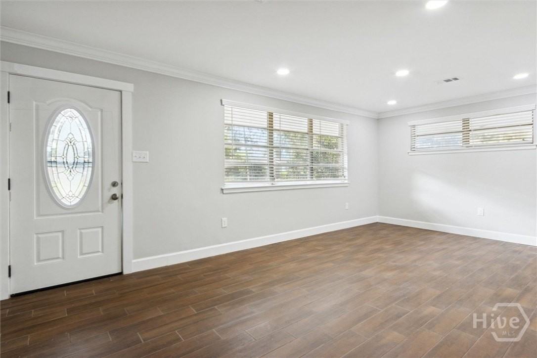 2122 Biscayne Dr - Photo 6 of 25