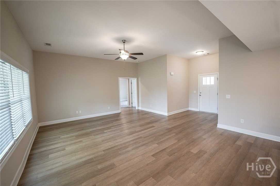 336 Tallulah Bnd - Photo 2 of 19