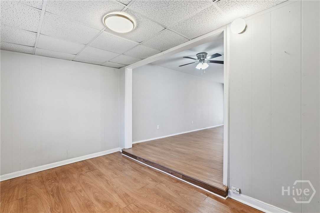 2 La Brea Blvd - Photo 7 of 27