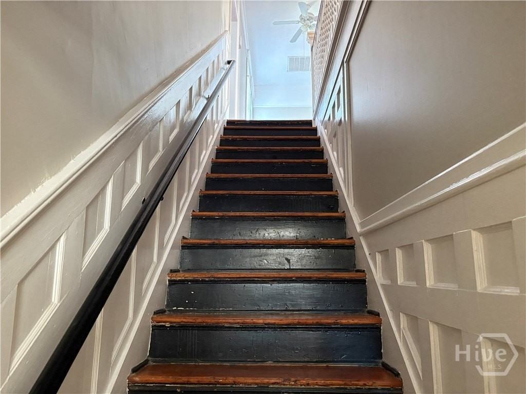 836 E Henry St Apt C #C - Photo 4 of 29