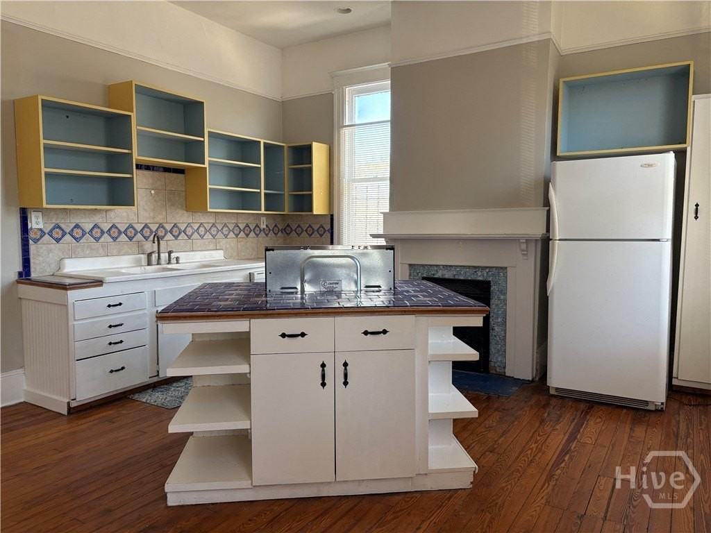 836 E Henry St Apt C #C - Photo 7 of 29