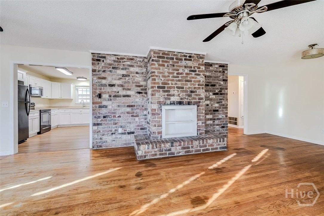 220 Westwood Dr - Photo 6 of 34