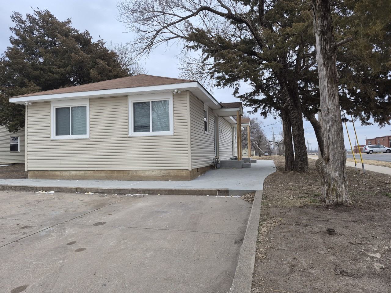 314 S Rose Hill Rd #B - Photo 2 of 11