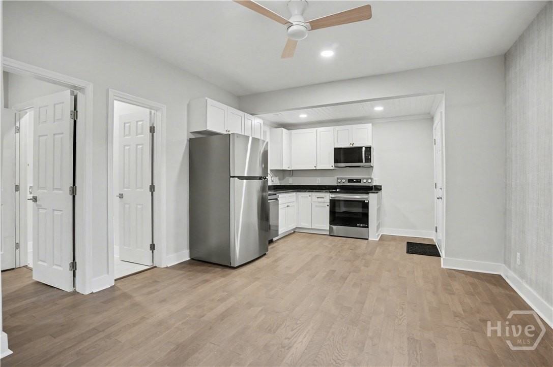 121 W 61st St - Photo 7 of 18