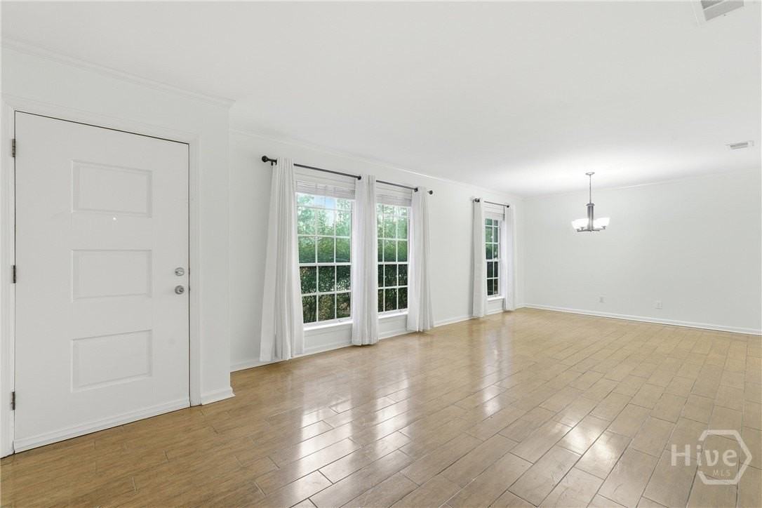 108 Steerforth Rd - Photo 5 of 32