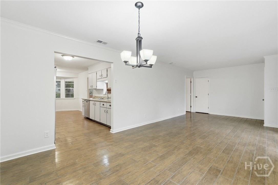 108 Steerforth Rd - Photo 7 of 32