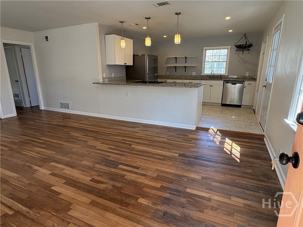 1714 E 60th St - Photo 3 of 13