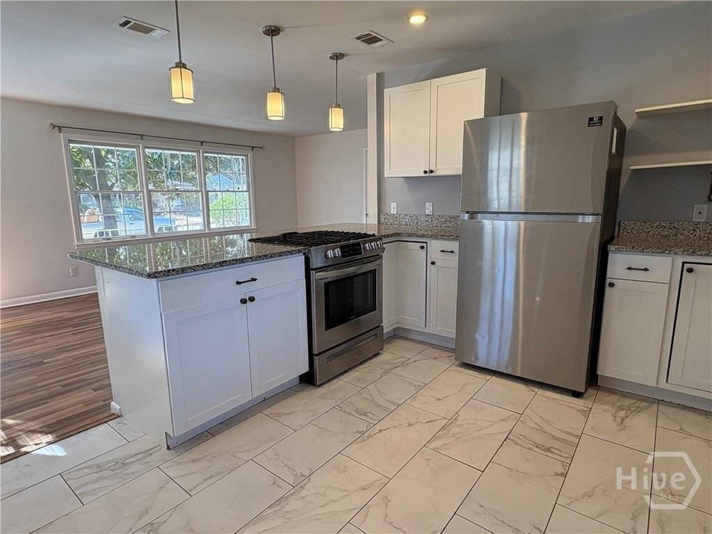 1714 E 60th St - Photo 6 of 13