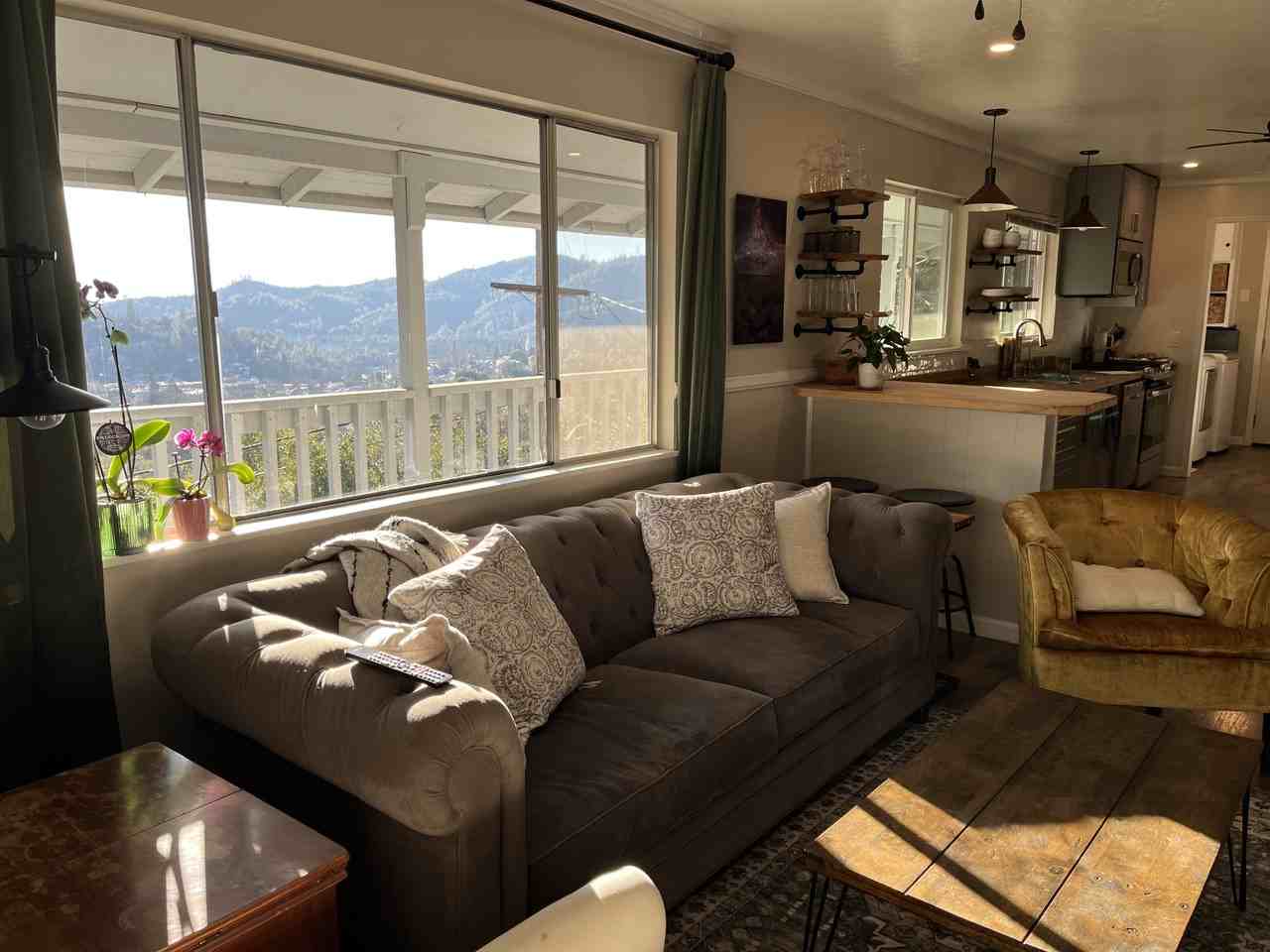 564 E Jackson St #NA - Photo 2 of 10