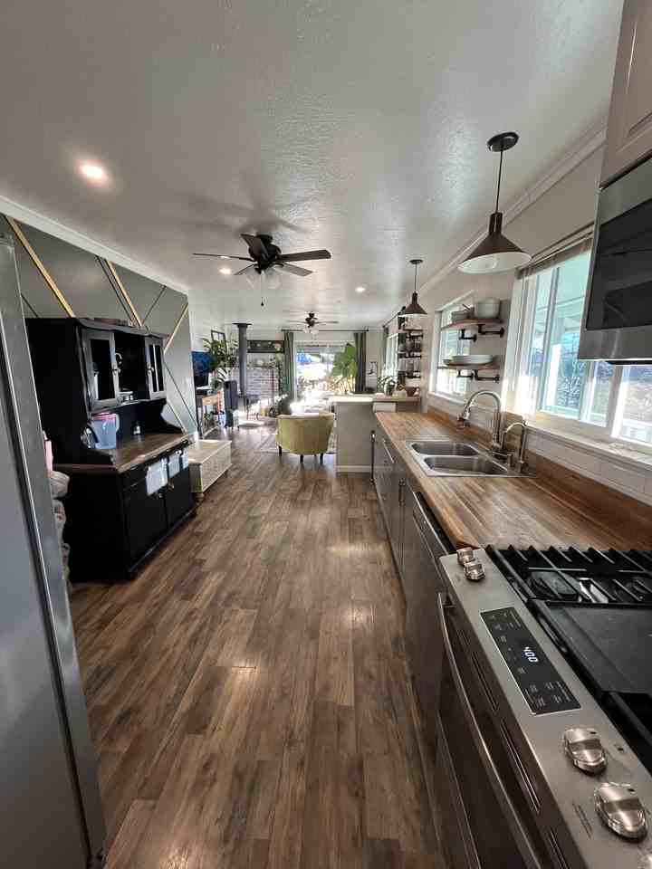 564 E Jackson St #NA - Photo 3 of 10