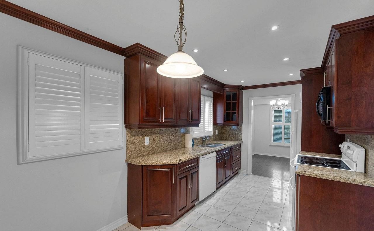 Sandalwood Pkwy E & Hurontario St - Photo 6 of 9