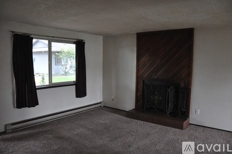 333 Se 139th Ave #NA - Photo 5 of 6