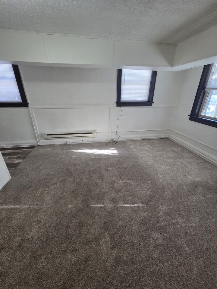 1731 E Superior St #2 - Photo 7 of 9