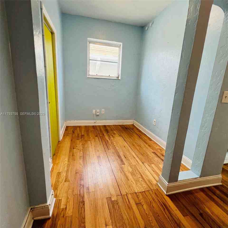 928 Euclid Avenue ##6 - Photo 5 of 21