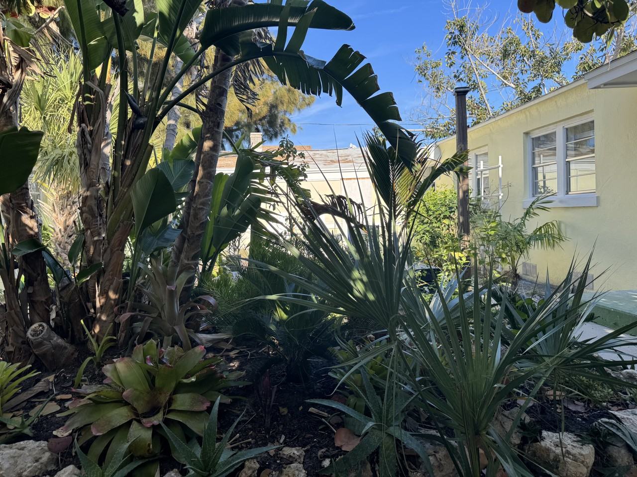 12135 Gulf Blvd - Photo 4 of 8