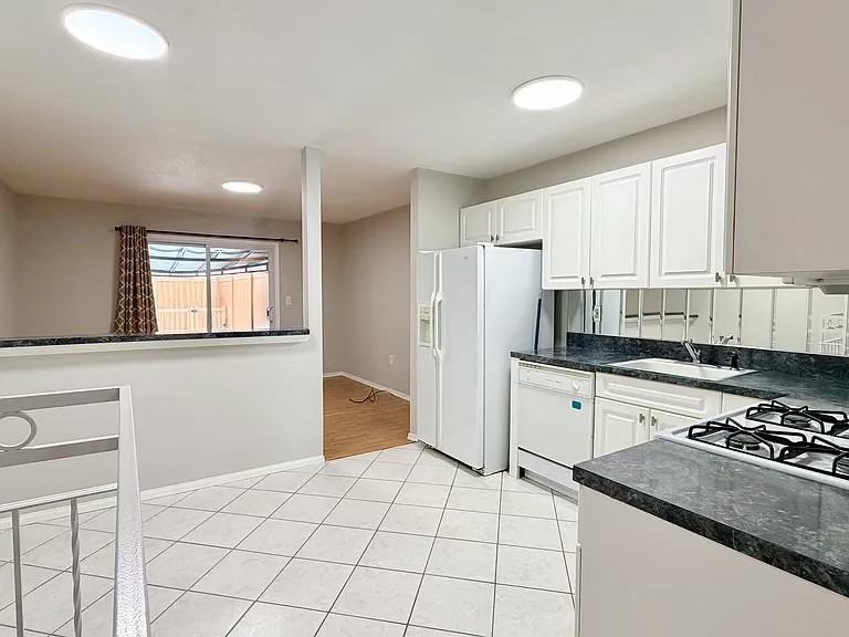 305B Tysens Lane #2 - Photo 2 of 13