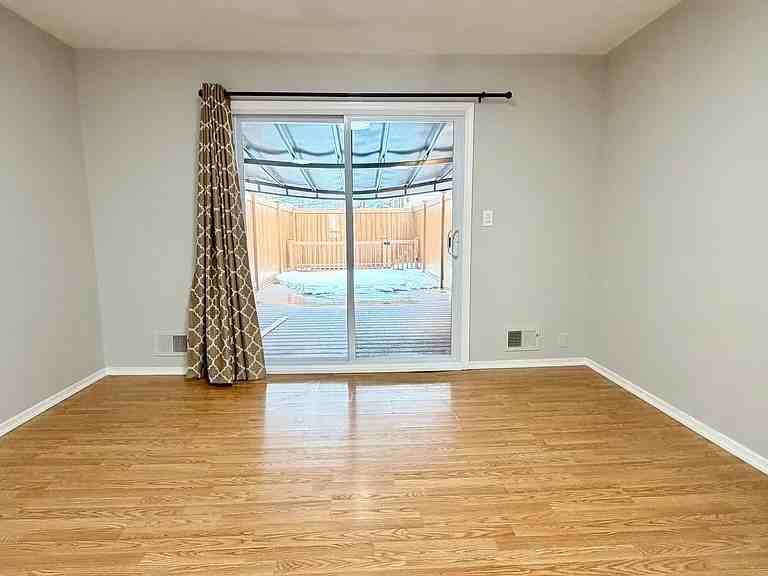 305B Tysens Lane #2 - Photo 4 of 13