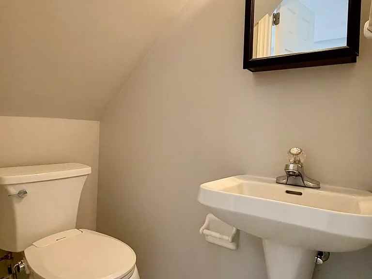 305B Tysens Lane #2 - Photo 6 of 13