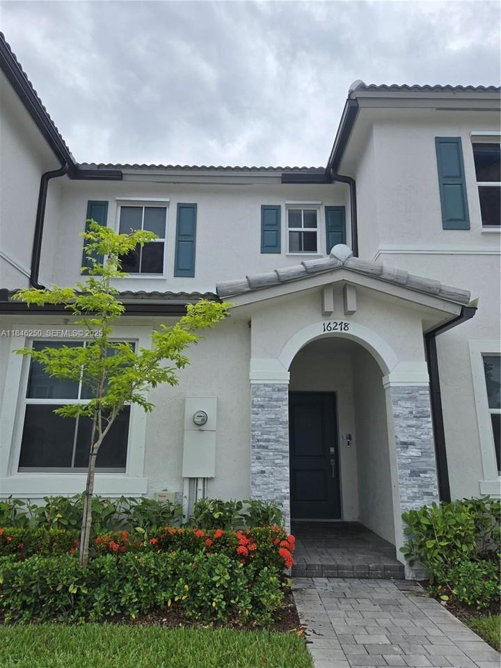 16278 Southwest 292nd Terrace - Photo 4 of 26