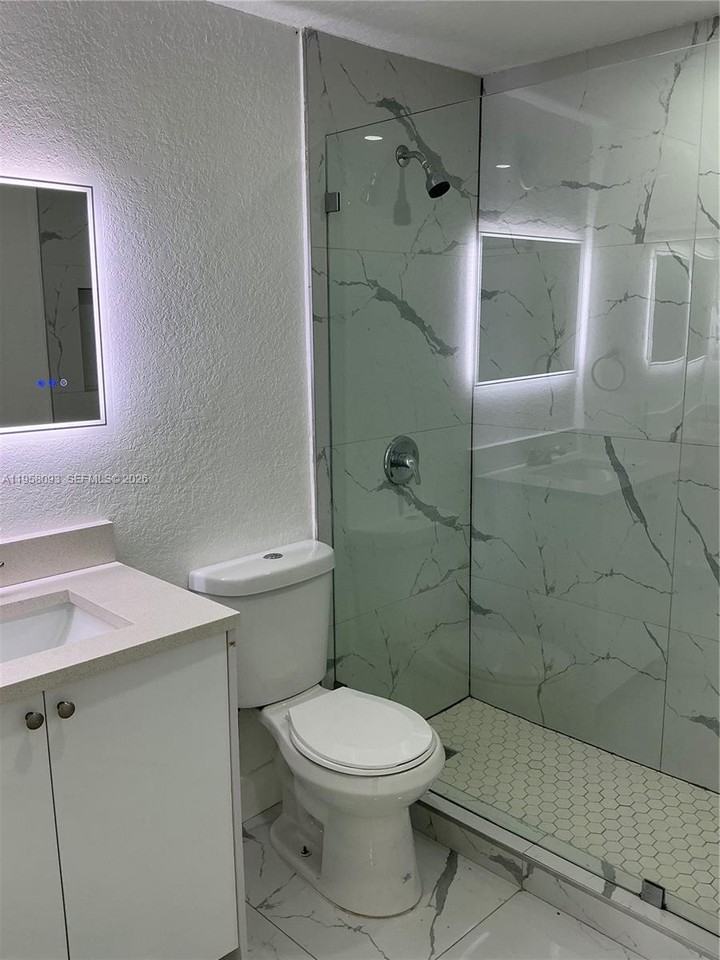 14821 Sw 104th Ave - Photo 3 of 8