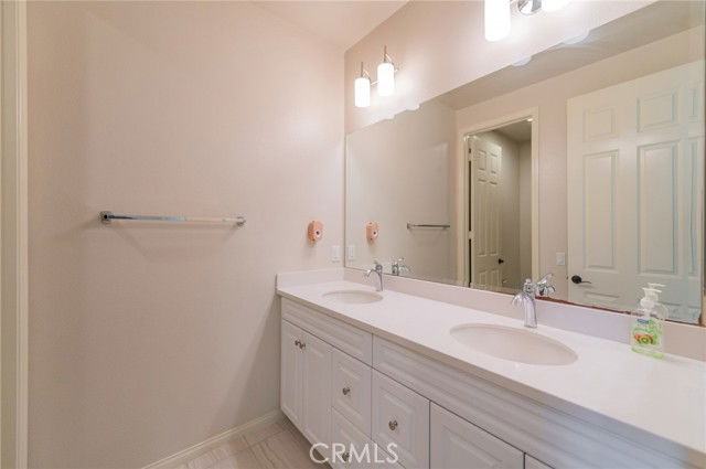 183 Bright Poppy - Photo 2 of 8