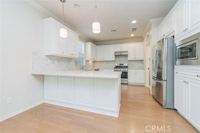 183 Bright Poppy - Photo 7 of 8