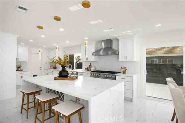 6191 Jacaranda Ln - Photo 5 of 8