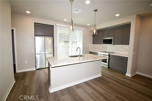 1487 Skyline Ln - Photo 6 of 8