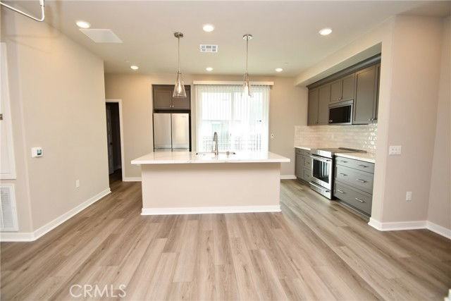 1487 Skyline Ln - Photo 7 of 8